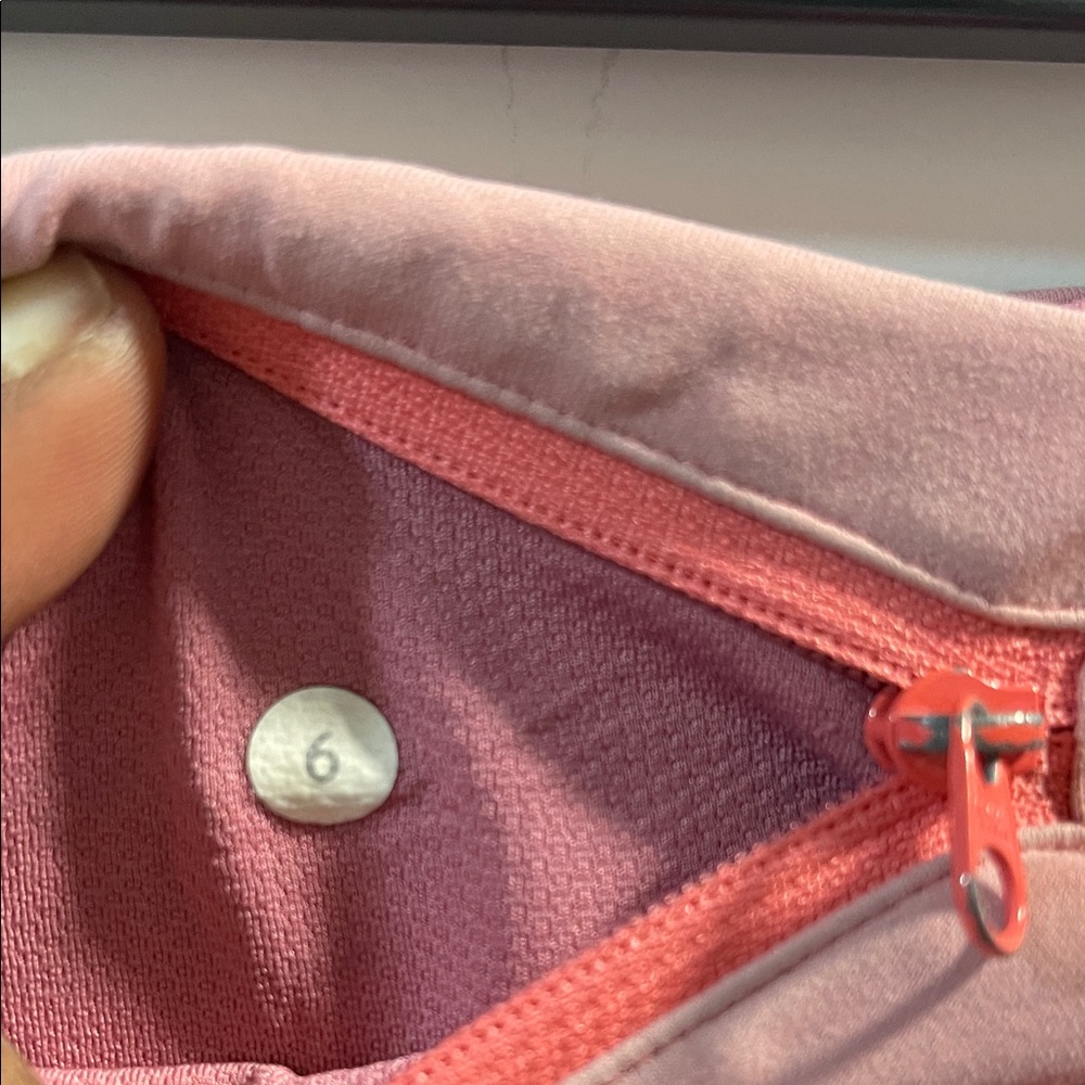 Lululemon Flawed Size 6 Women's Pink Athletic Shorts - Picture 4 of 5